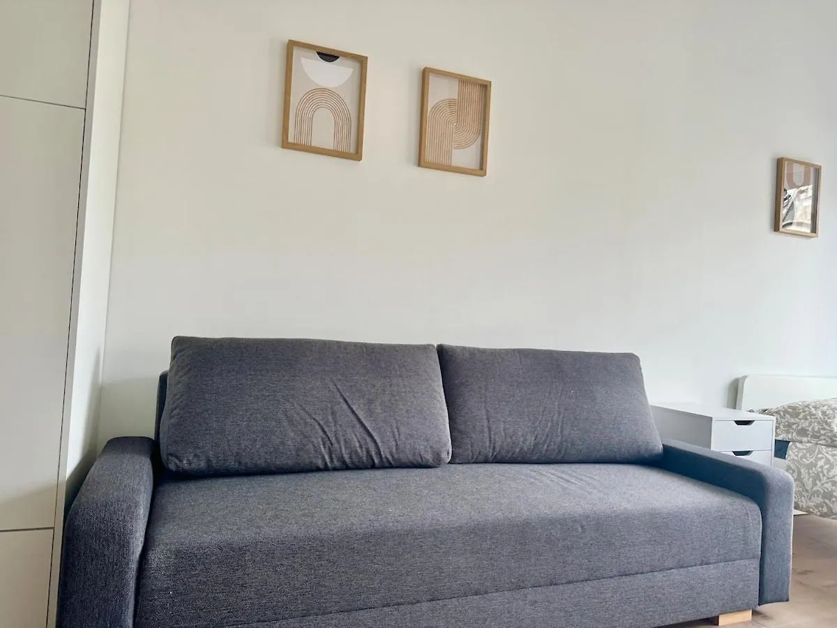 Modern Easy Access Studio Apartment With Free Parking Viena