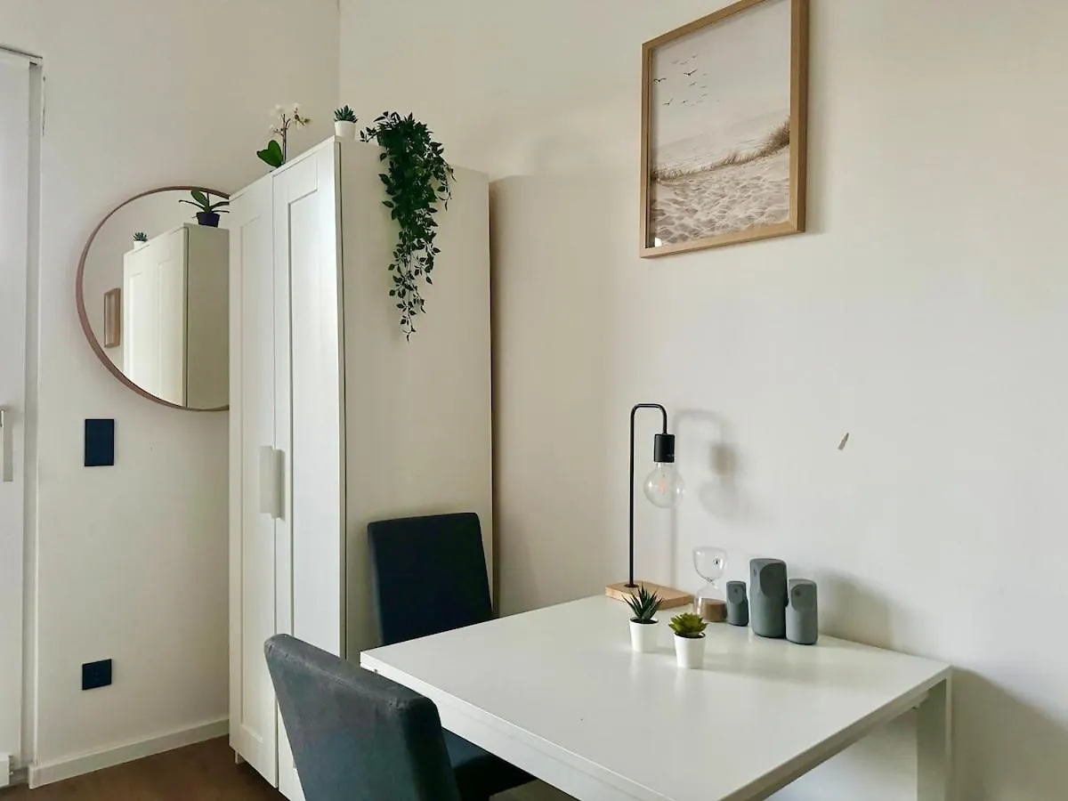 Modern Easy Access Studio Apartment With Free Parking Viena