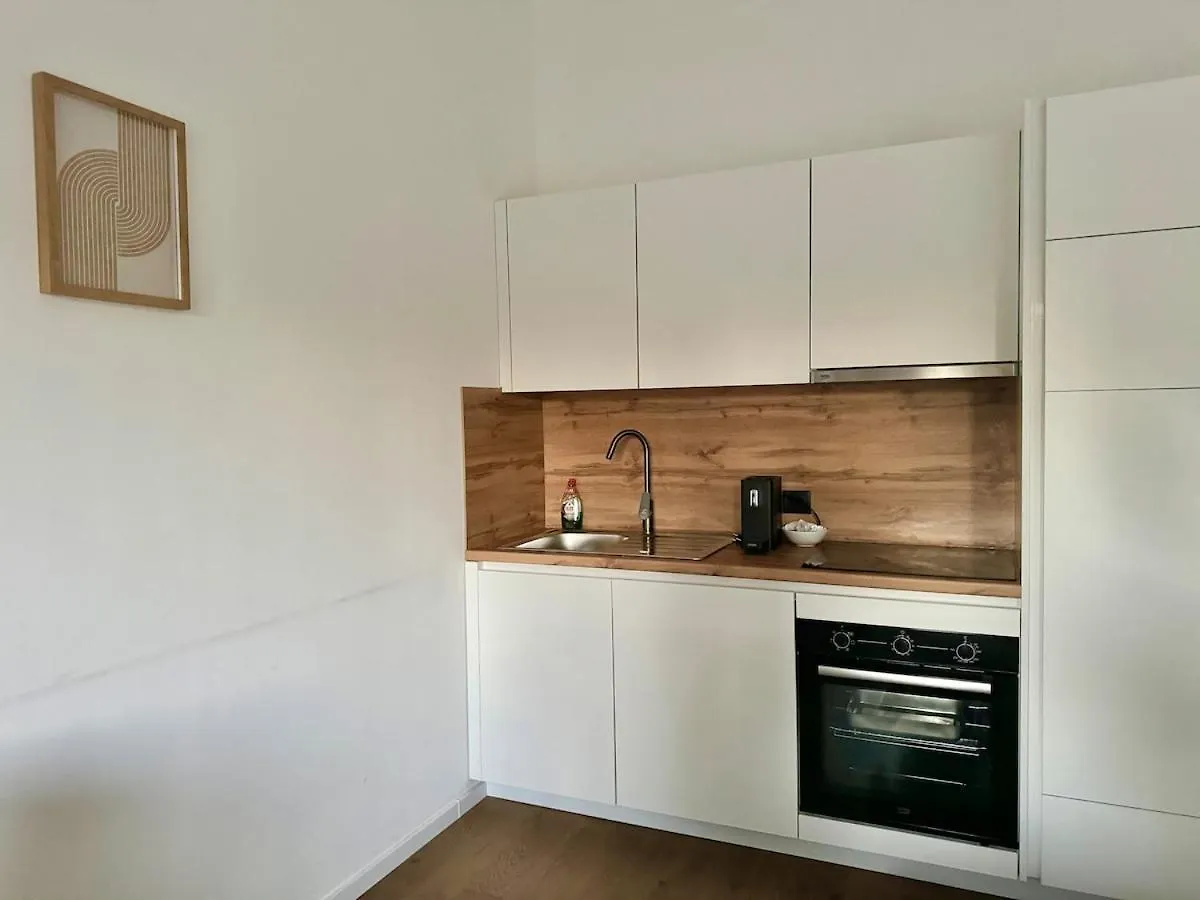 Modern Easy Access Studio Apartment With Free Parking Wien Österreich