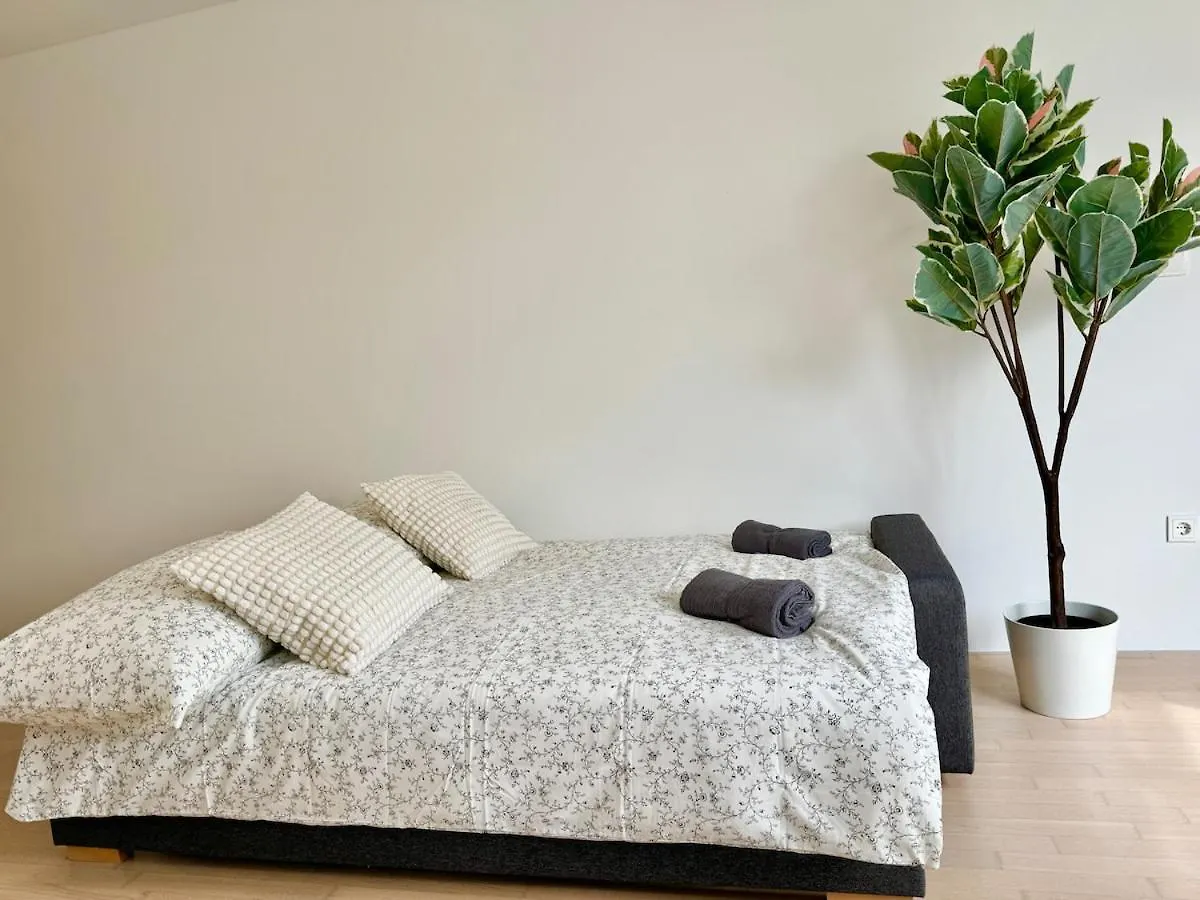 Modern Easy Access Studio Apartment With Free Parking Wien