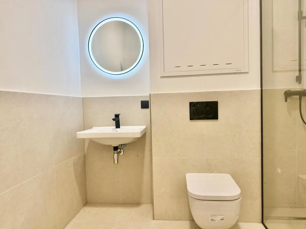 Modern Easy Access Studio Apartment With Free Parking Вена